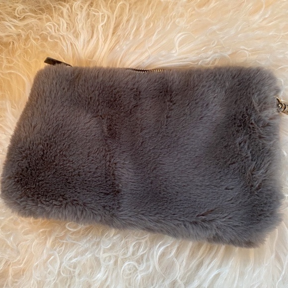 Free People  Grey Faux Fur  Essential Pouch - Picture 1 of 4